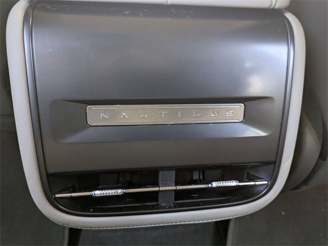 Used 2024 Lincoln Nautilus Premier image 24
