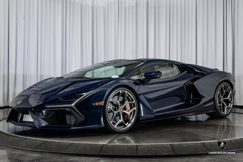 Used 2025 Lamborghini Revuelto image 7