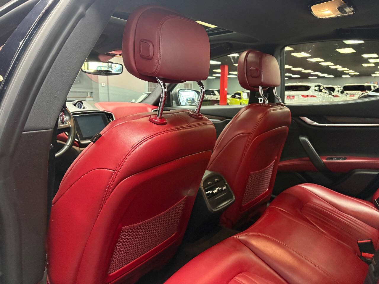 Used 2018 Maserati Ghibli S image 24