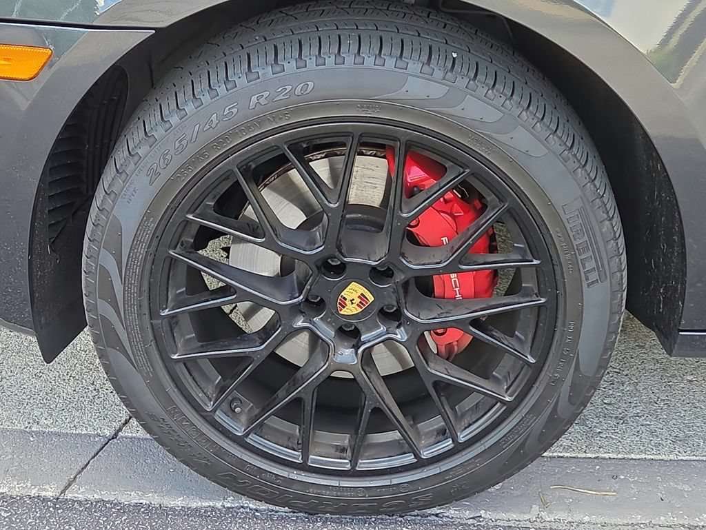 Certified 2018 Porsche Macan GTS AWD/4WD image 25