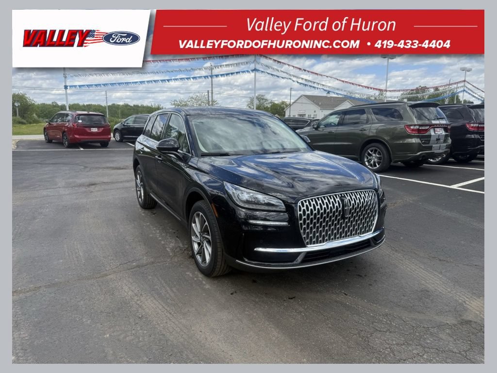 Used 2023 Lincoln Corsair AWD w/ Equipment Group 101A image 1