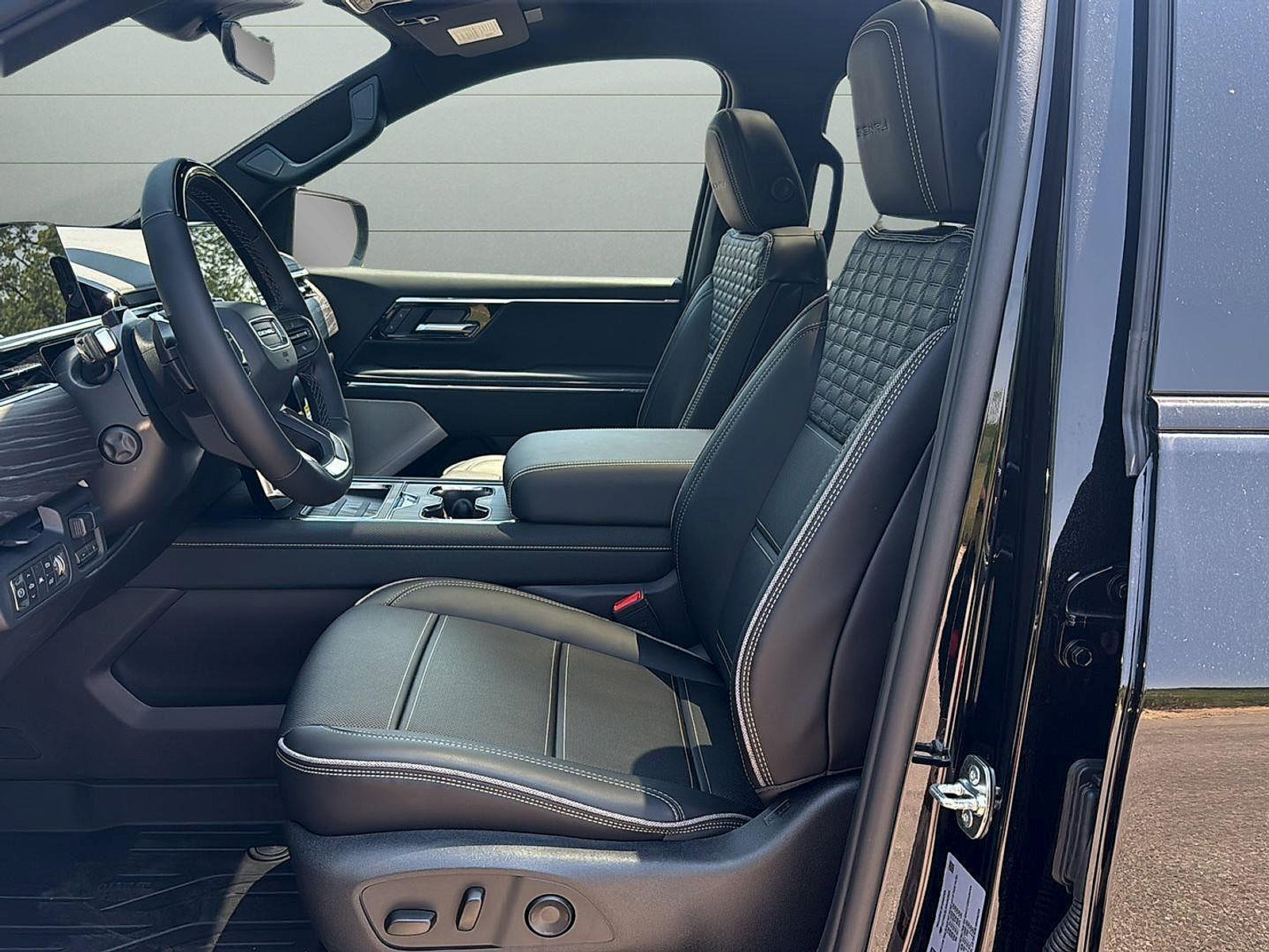 New 2025 GMC Sierra EV Denali AWD/4WD image 17