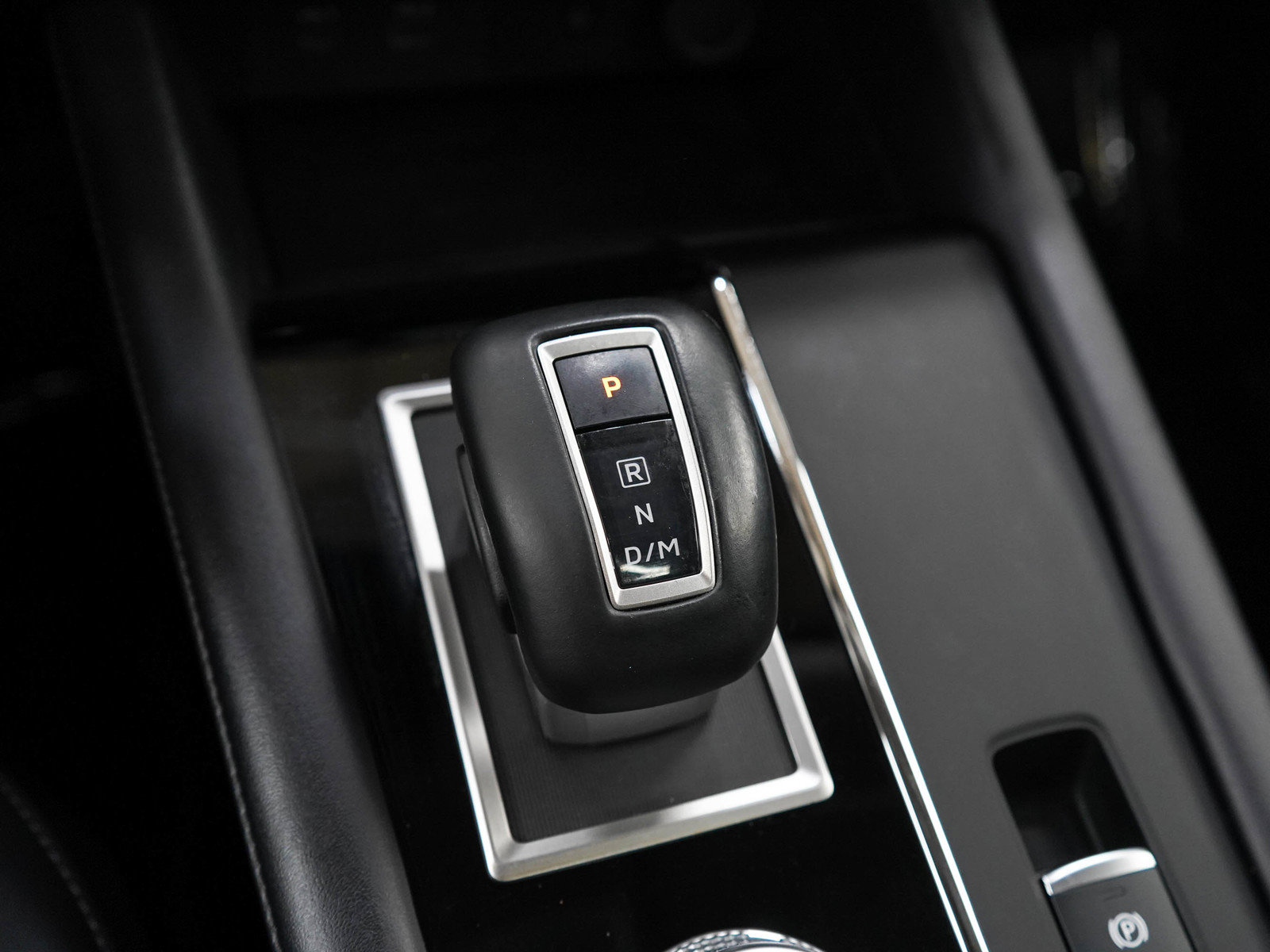 Used 2024 Mitsubishi Outlander SE AWD/4WD image 23