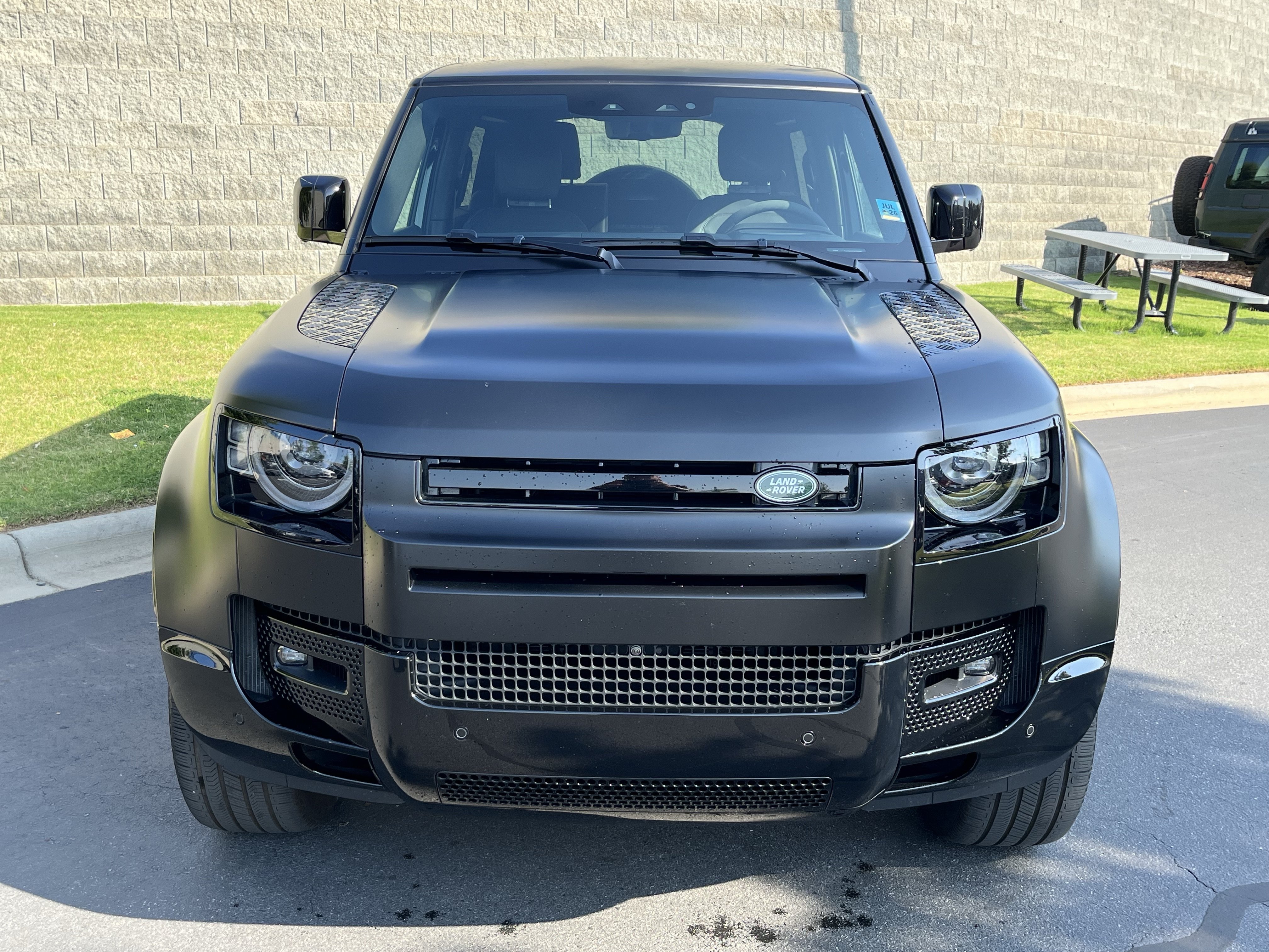 Used 2023 Land Rover Defender 90 V8 AWD/4WD image 7
