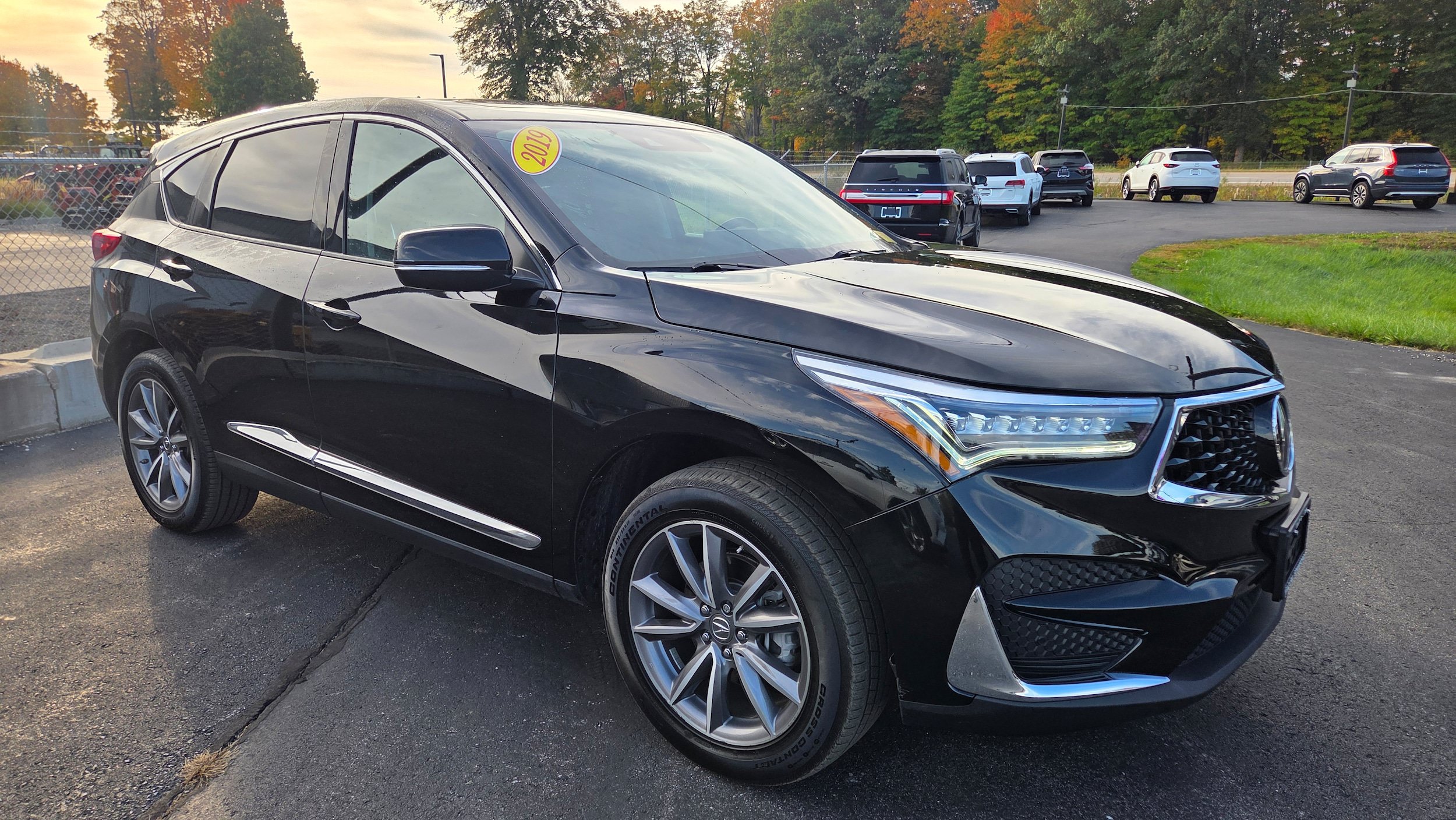 Used 2019 Acura RDX w/ Technology Package AWD/4WD image 3