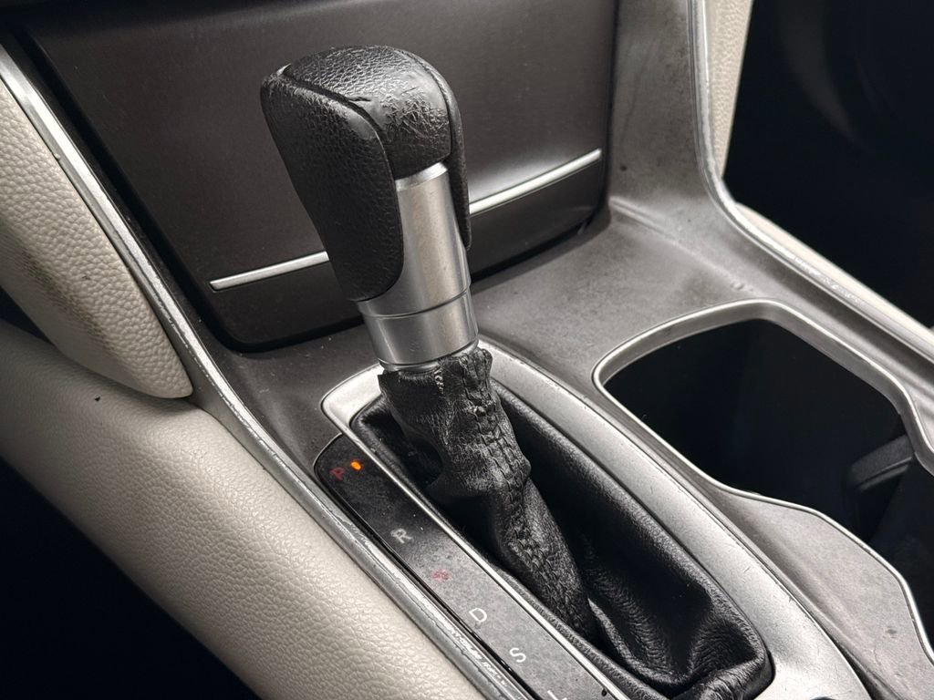Used 2019 Honda Accord EX image 33