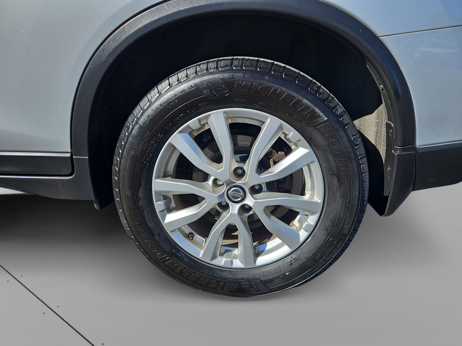 Used 2017 Nissan Rogue SV FWD image 14