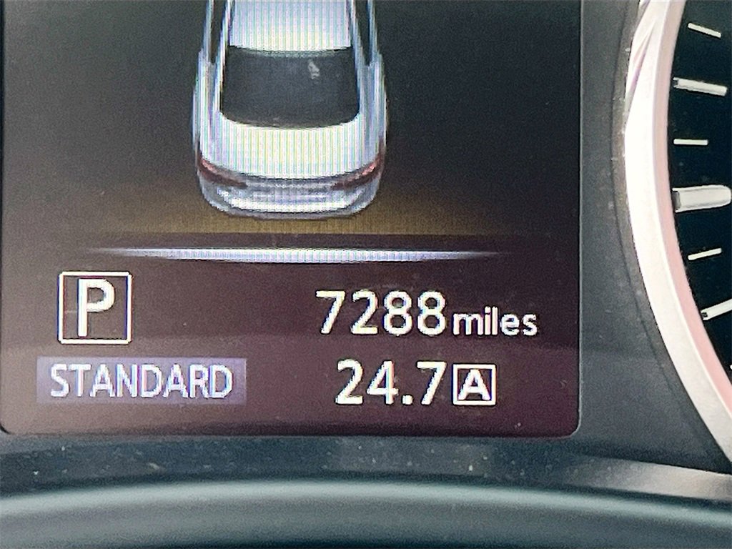 Used 2024 INFINITI Q50 Sensory image 12