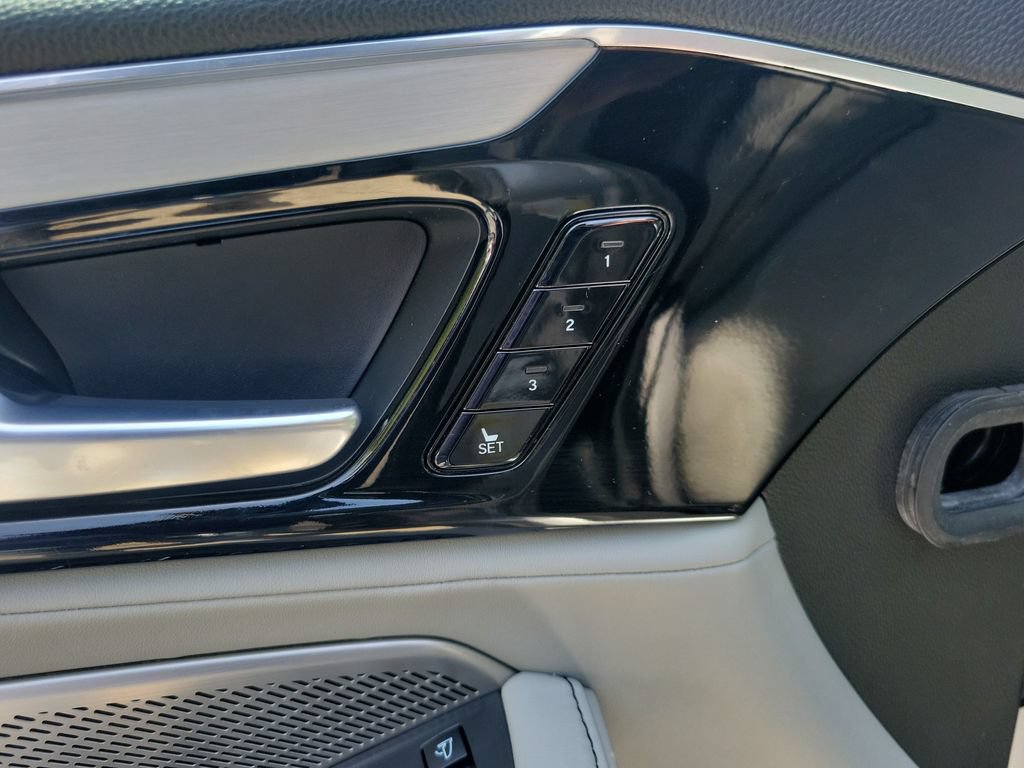 Used 2024 Acura MDX w/ Technology Package FWD image 18