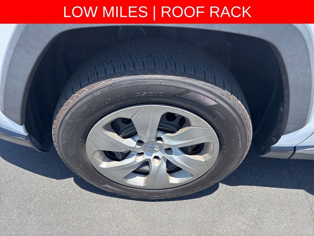 Used 2021 Toyota RAV4 LE FWD image 24