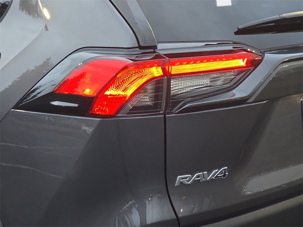 Used 2022 Toyota RAV4 LE image 36