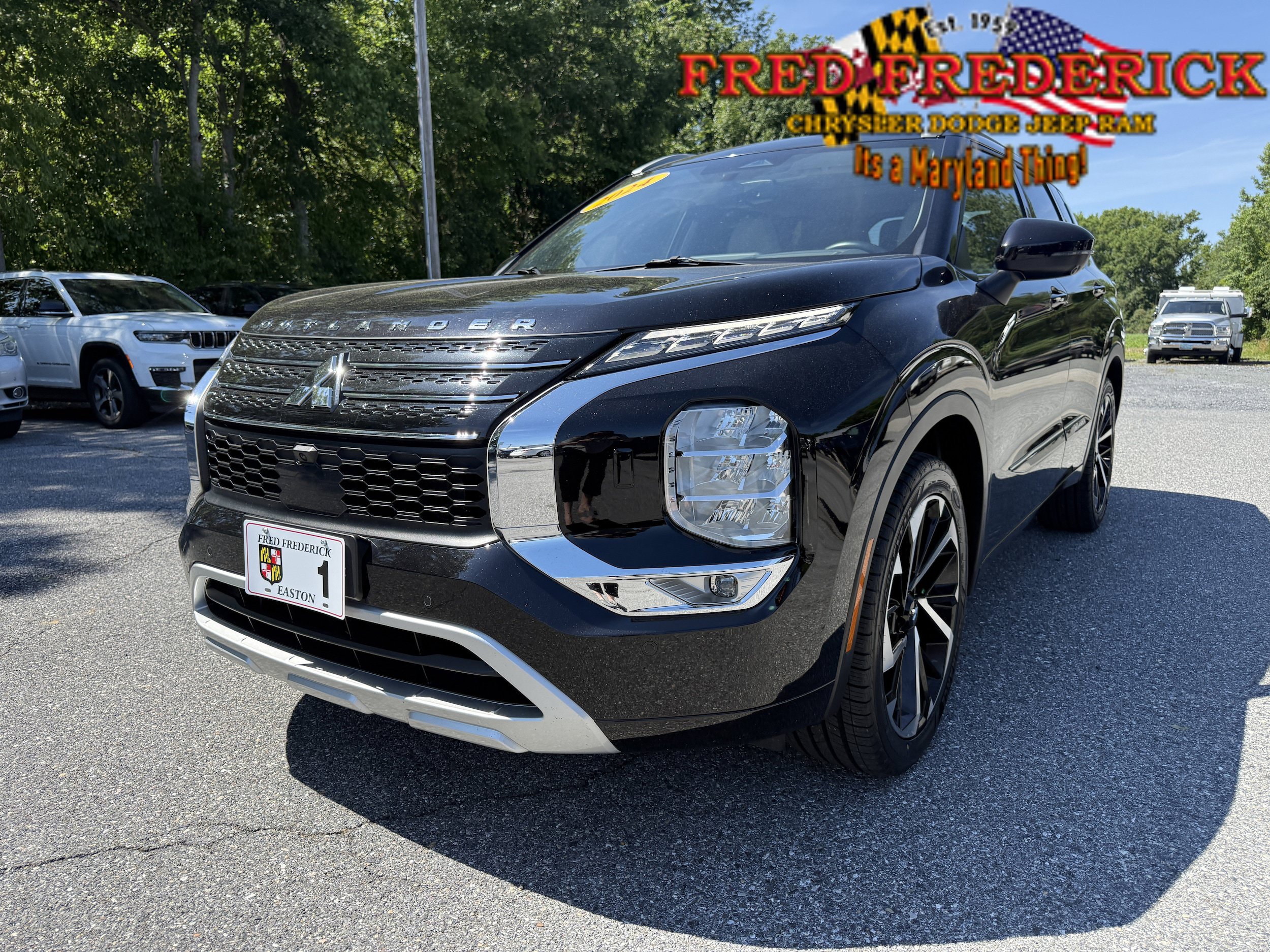 Used 2024 Mitsubishi Outlander SEL AWD/4WD image 3