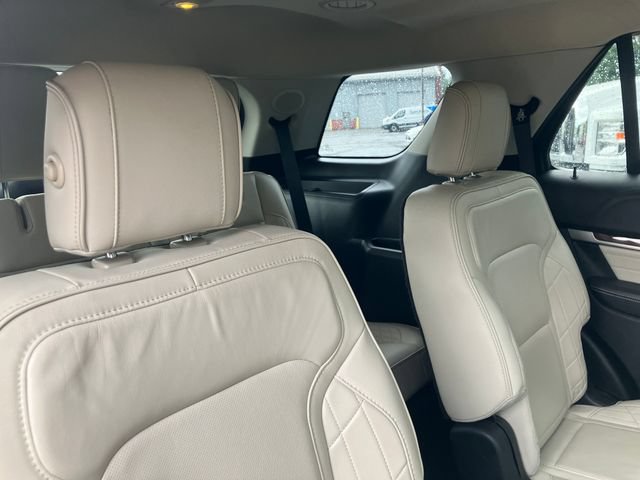 Used 2016 Ford Explorer Platinum AWD/4WD image 12