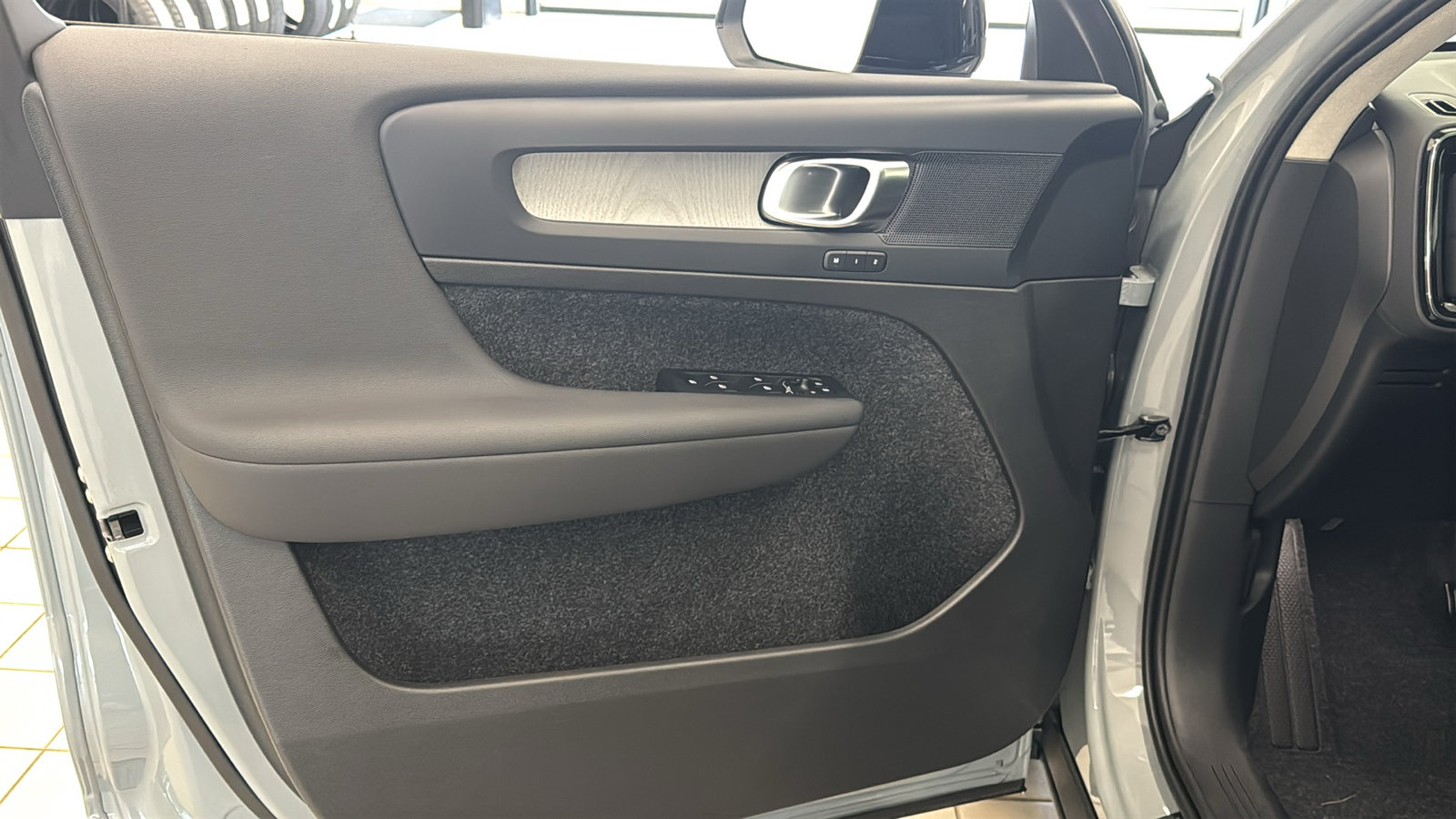 New 2026 Volvo XC40 B5 Plus w/ Protection Package Premier AWD/4WD image 21