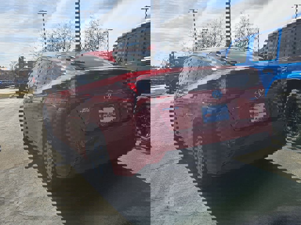 Used 2021 Toyota Prius LE image 9