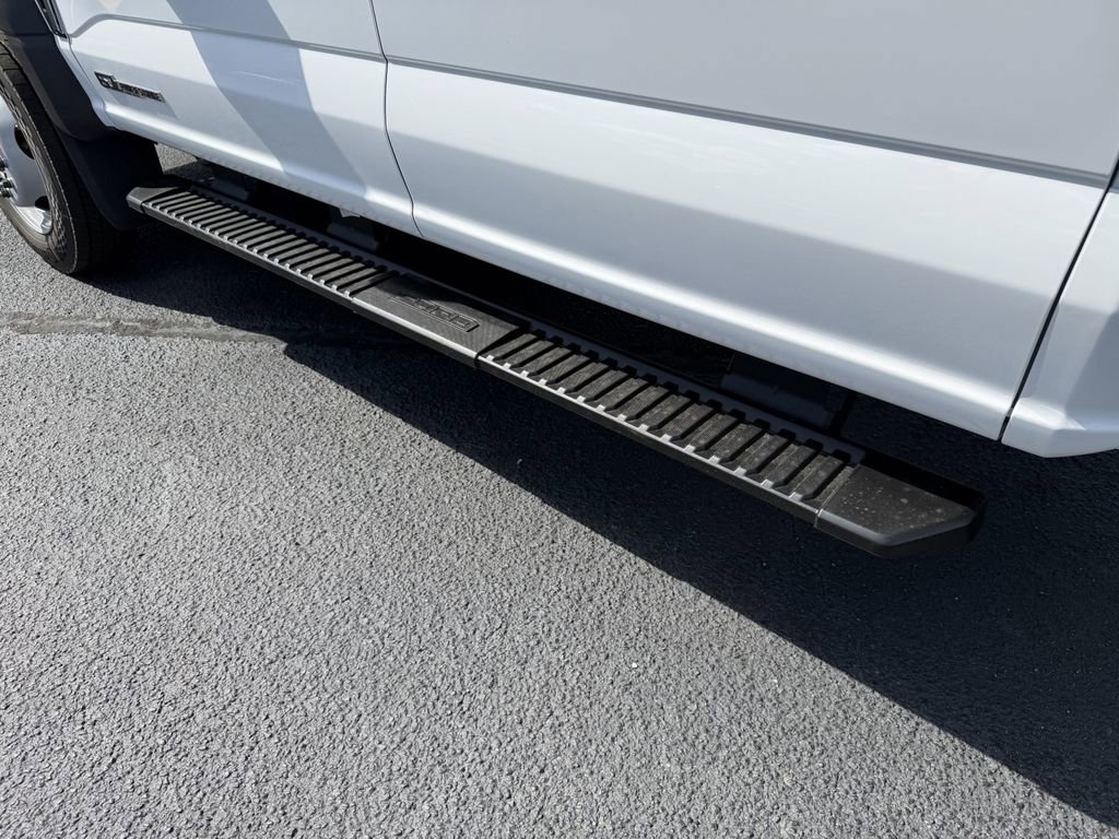 New 2026 Ford F550 4x4 Crew Cab image 22
