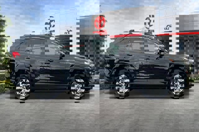 Certified 2025 Toyota RAV4 XLE w/ Convenience Package image 3