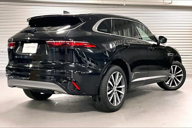 Certified 2025 Jaguar F-PACE R-Dynamic S image 13