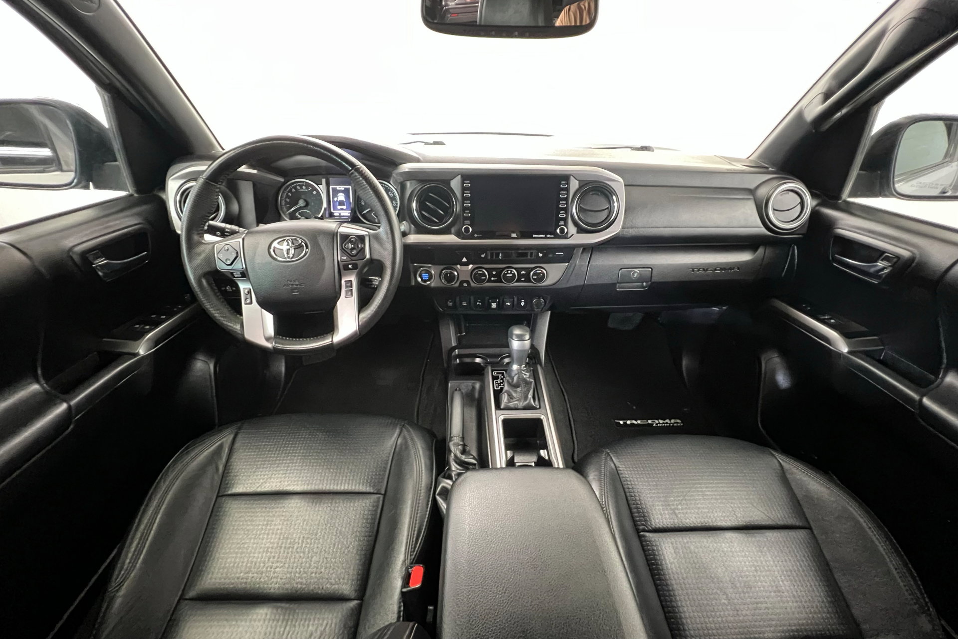 Used 2021 Toyota Tacoma Limited image 9