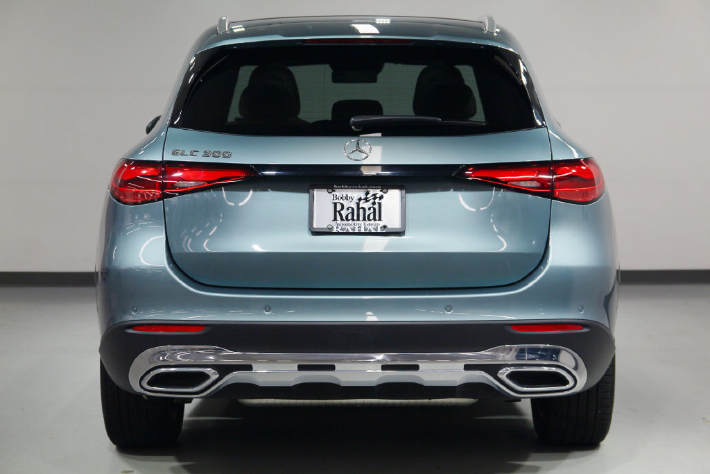 Certified 2025 Mercedes-Benz GLC 300 image 3