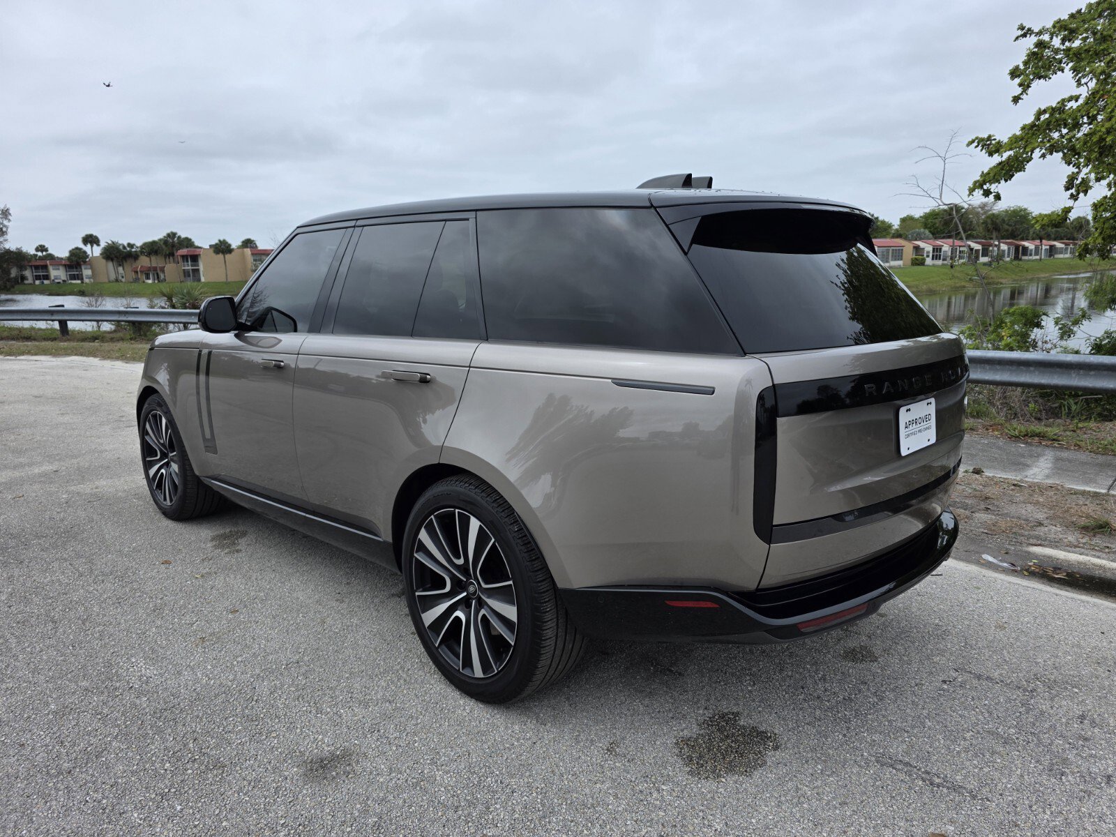 Certified 2023 Land Rover Range Rover SE image 2