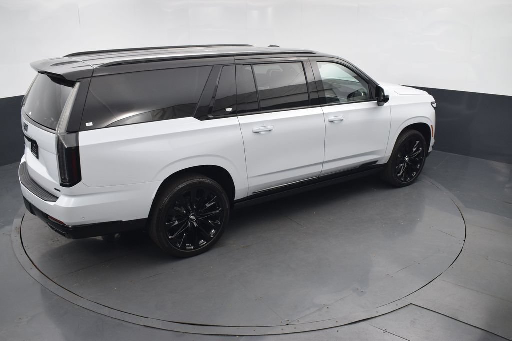 Certified 2026 Cadillac Escalade ESV Platinum Sport w/ LPO, ONYX Package AWD/4WD image 47