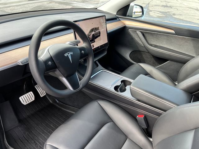 Used 2024 Tesla Model Y Performance image 18