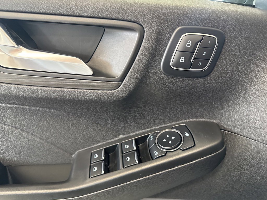 New 2025 Ford Escape SE w/ PHEV Premium Package image 16