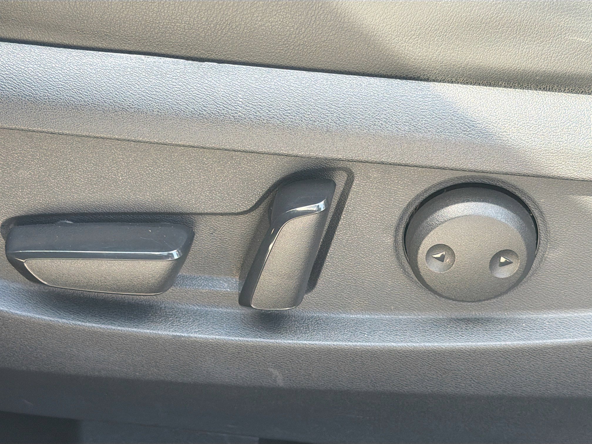 Used 2021 INFINITI QX50 Essential w/ Convenience Package image 24