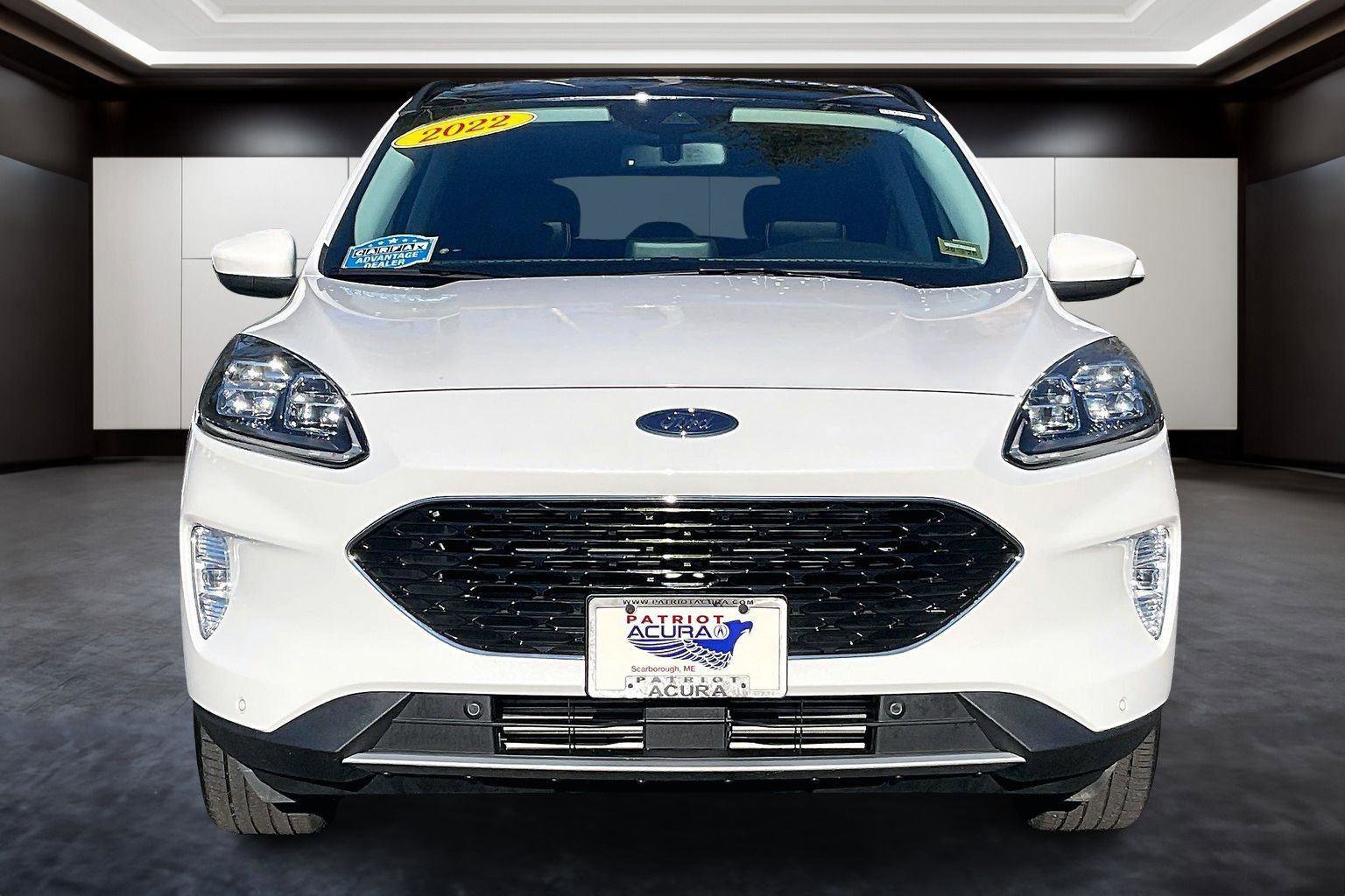 Used 2022 Ford Escape Titanium w/ Class II Trailer Tow Package image 3