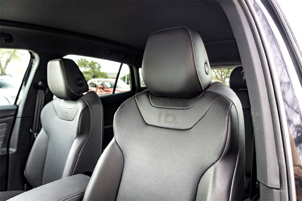 Used 2023 Volkswagen ID.4 Pro S Plus image 13