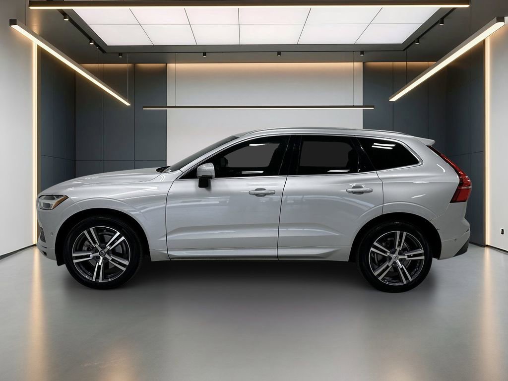 Used 2019 Volvo XC60 T6 Momentum w/ Premium Package image 2