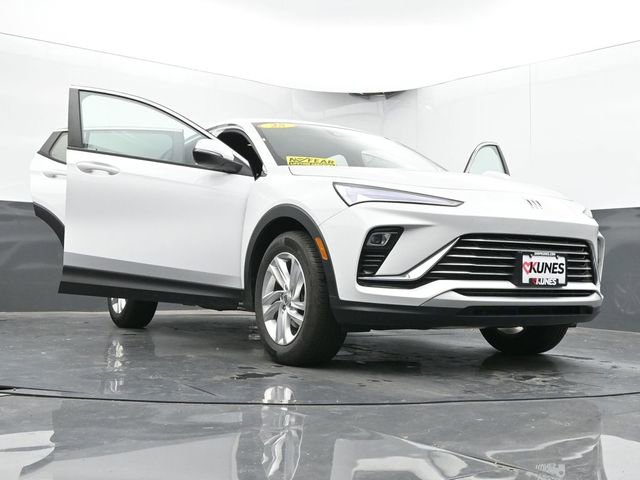 Used 2025 Buick Envista Preferred image 67