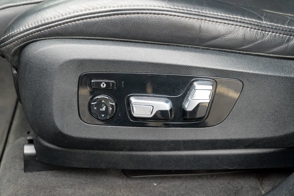 Used 2021 BMW X7 xDrive40i w/ M Sport Package AWD/4WD image 25
