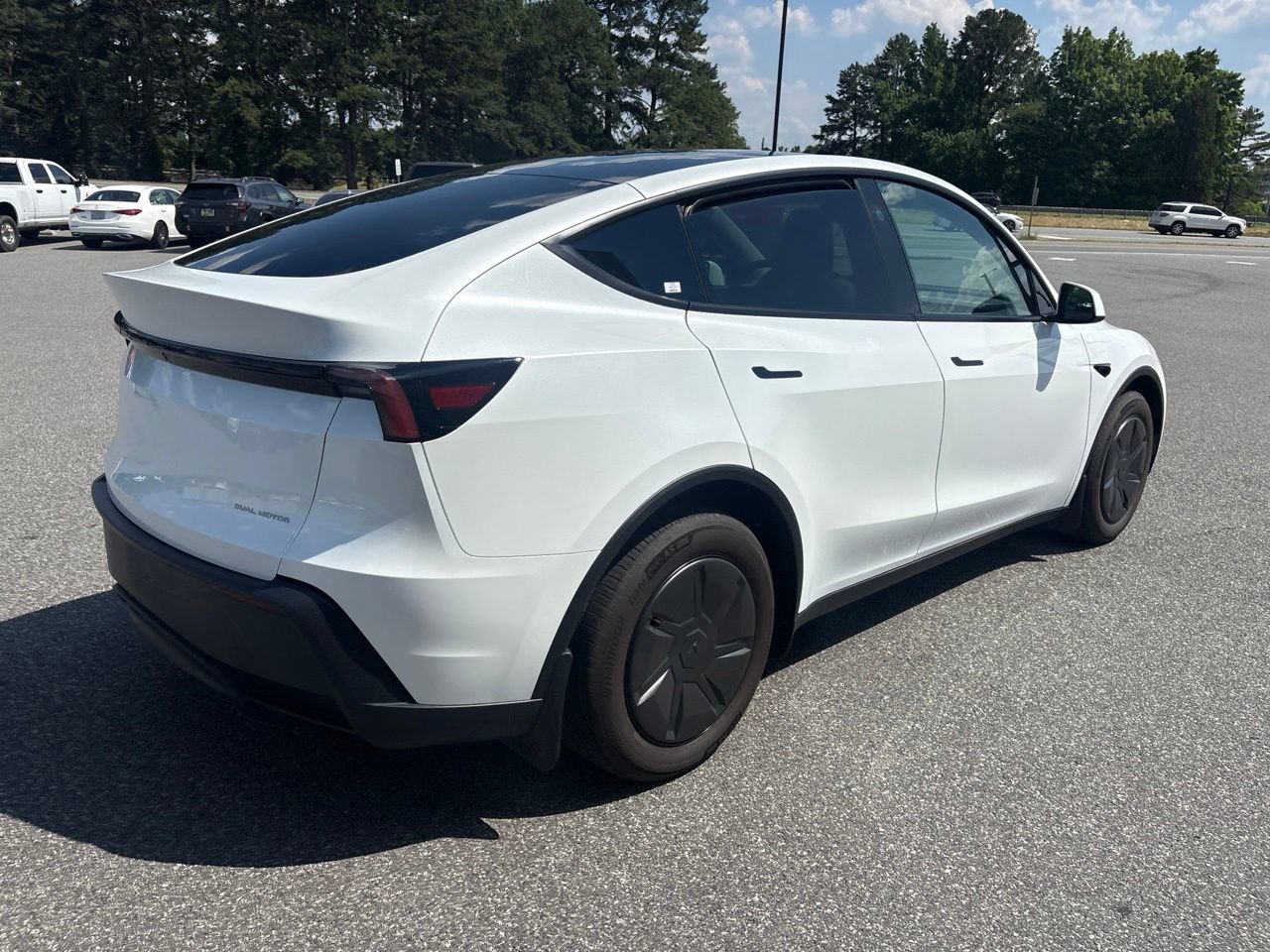 Used 2026 Tesla Model Y AWD image 7