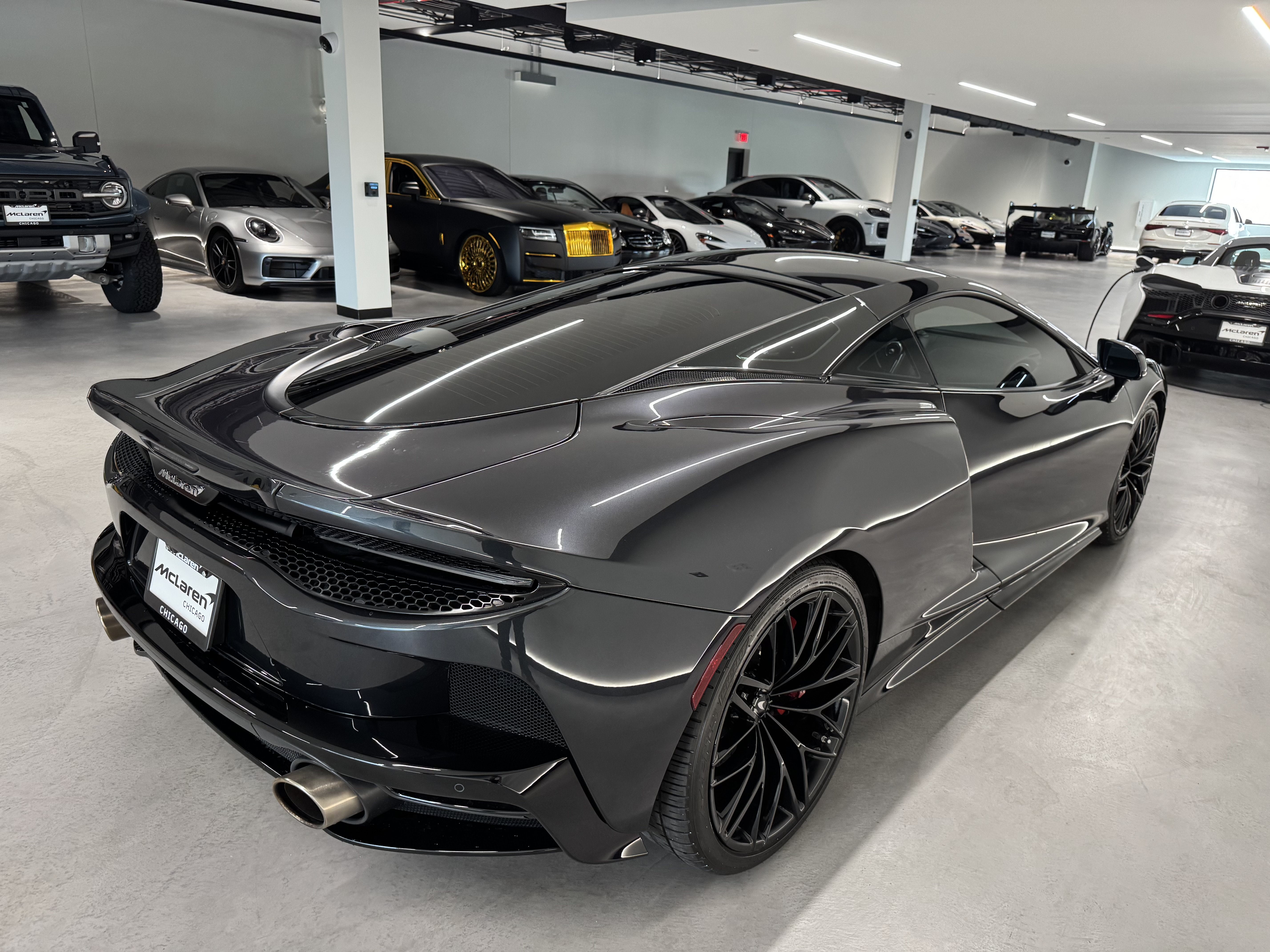 Used 2023 McLaren GT RWD image 6