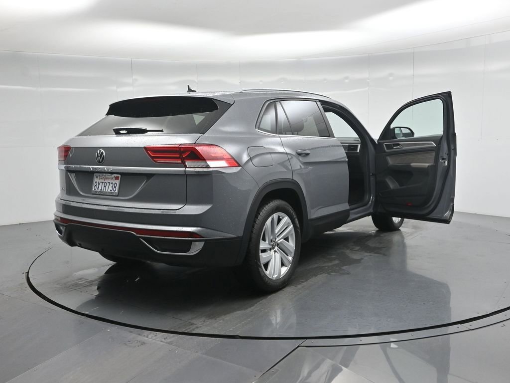 Used 2021 Volkswagen Atlas Cross Sport SE w/ Panoramic Sunroof Package image 6