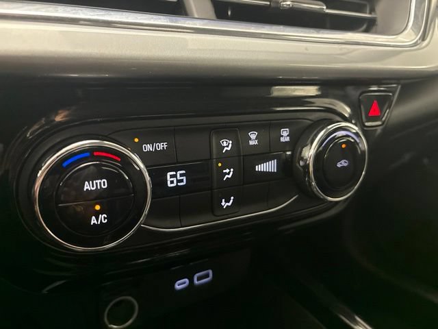 Used 2025 Chevrolet Trax LT FWD image 25