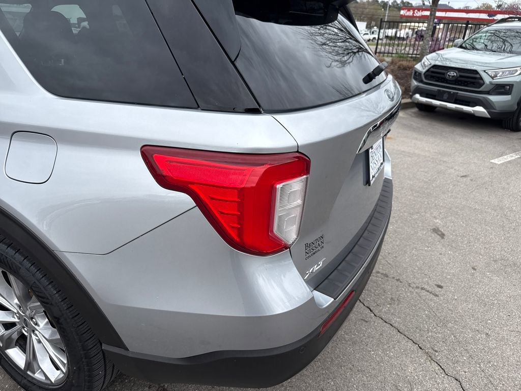 Used 2020 Ford Explorer XLT w/ Equipment Group 202A AWD/4WD image 41