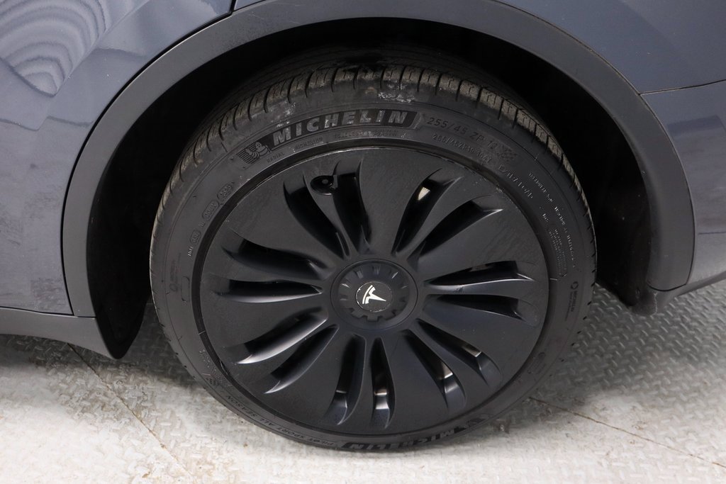Used 2023 Tesla Model Y Long Range image 21