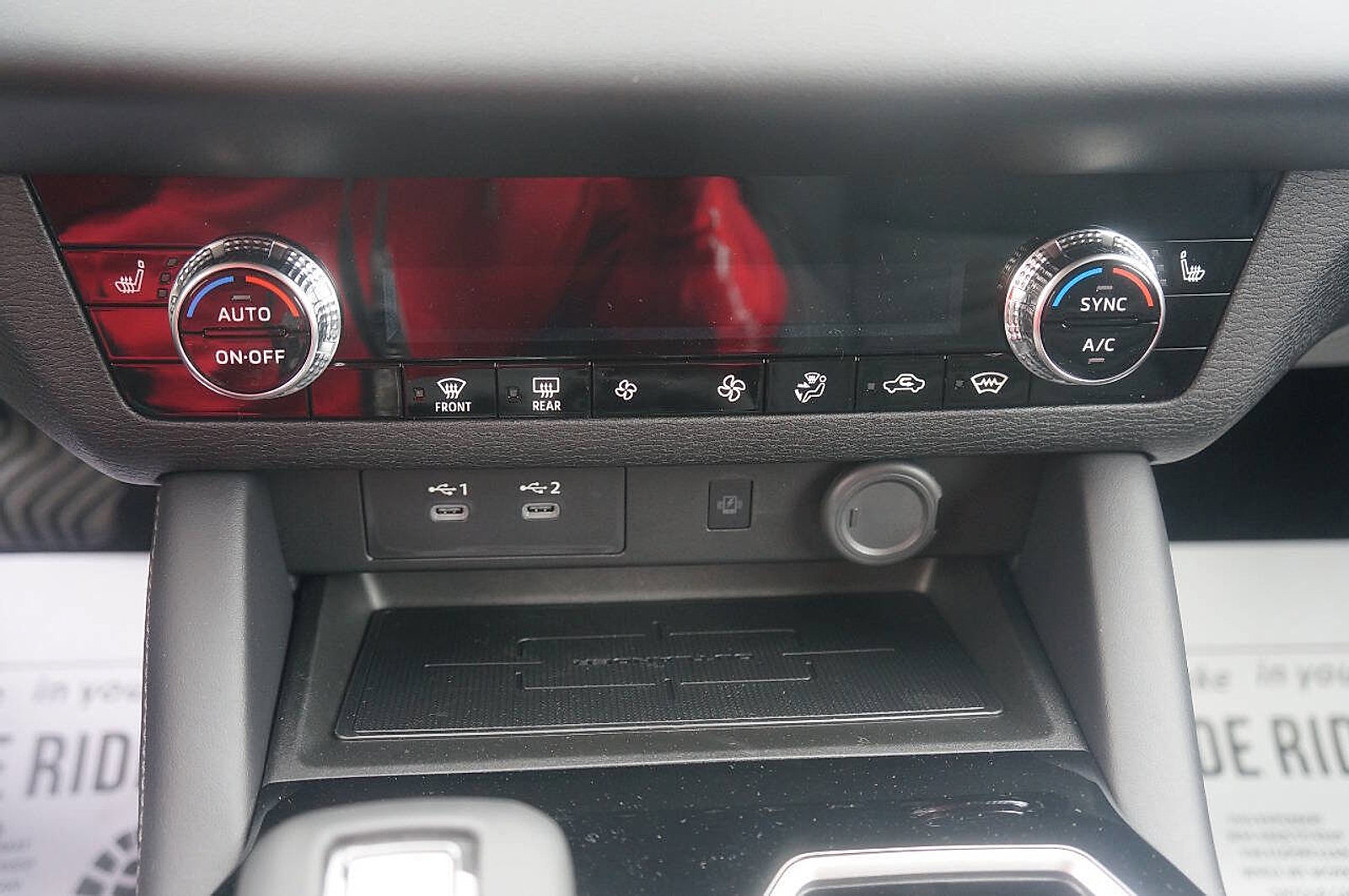 New 2025 Mitsubishi Outlander SE image 15