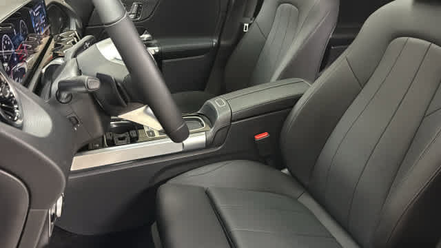 Certified 2026 Mercedes-Benz GLB 250 4MATIC image 28