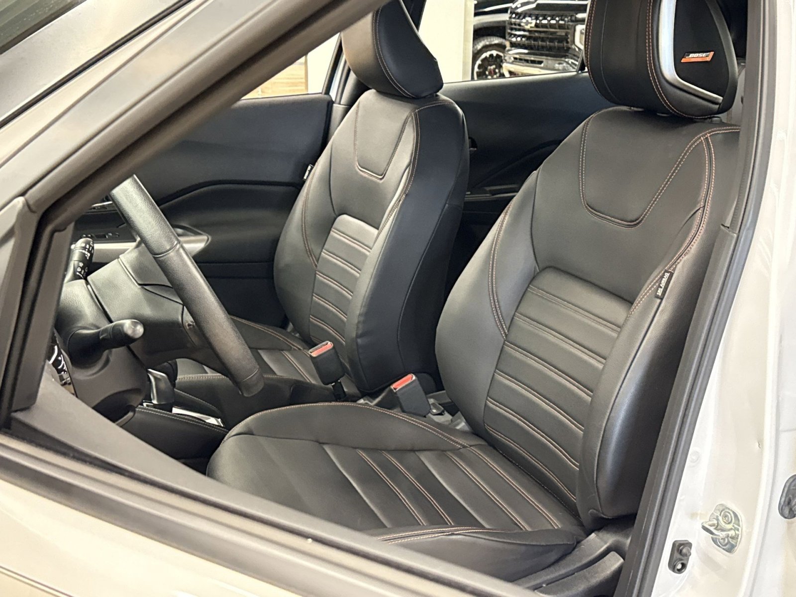 Used 2018 Nissan Kicks SR w/ Premium Package FWD image 14