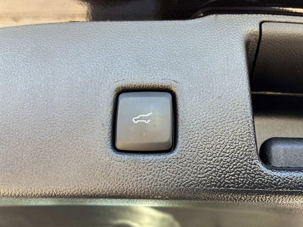 Used 2025 Ford Escape Active w/ Cold Weather Package FWD image 12