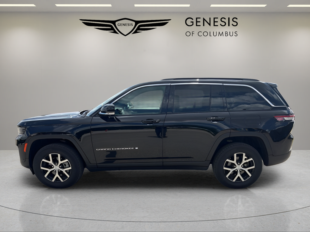 Used 2024 Jeep Grand Cherokee Limited w/ Luxury Tech Group II AWD/4WD image 2