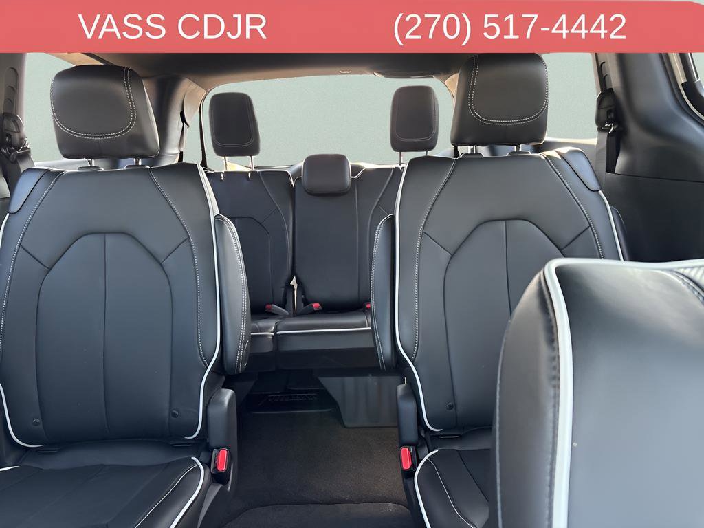 New 2026 Chrysler Pacifica Limited w/ S Appearance Package image 35
