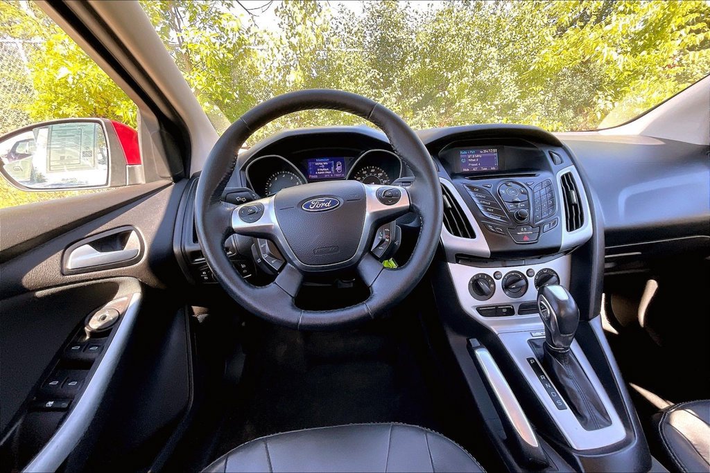 Used 2013 Ford Focus SE FWD image 5
