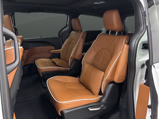 New 2026 Chrysler Pacifica Pinnacle w/ Trailer Tow Group image 31