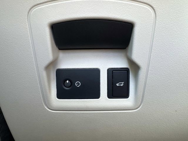 Used 2022 Land Rover Range Rover Velar R-Dynamic S image 20