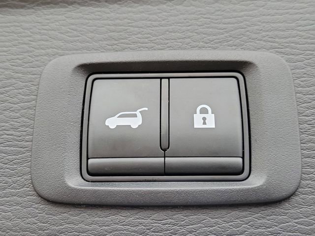 Used 2024 Mitsubishi Outlander SE image 11